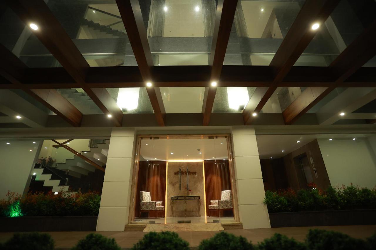 The Gold Hotel Palakkad Exterior photo