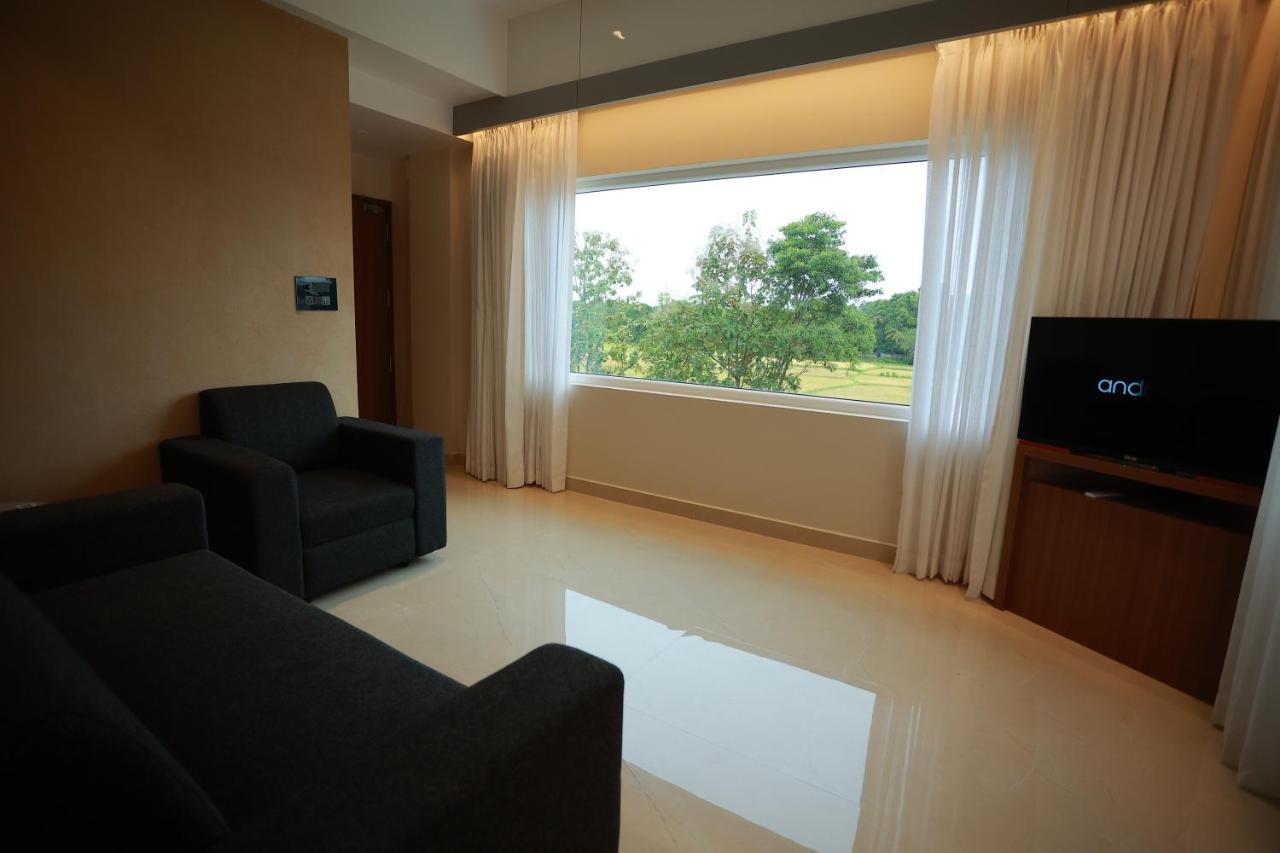The Gold Hotel Palakkad Exterior photo